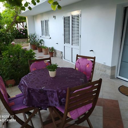 Apartment Bruno Mali Losinj Exterior photo